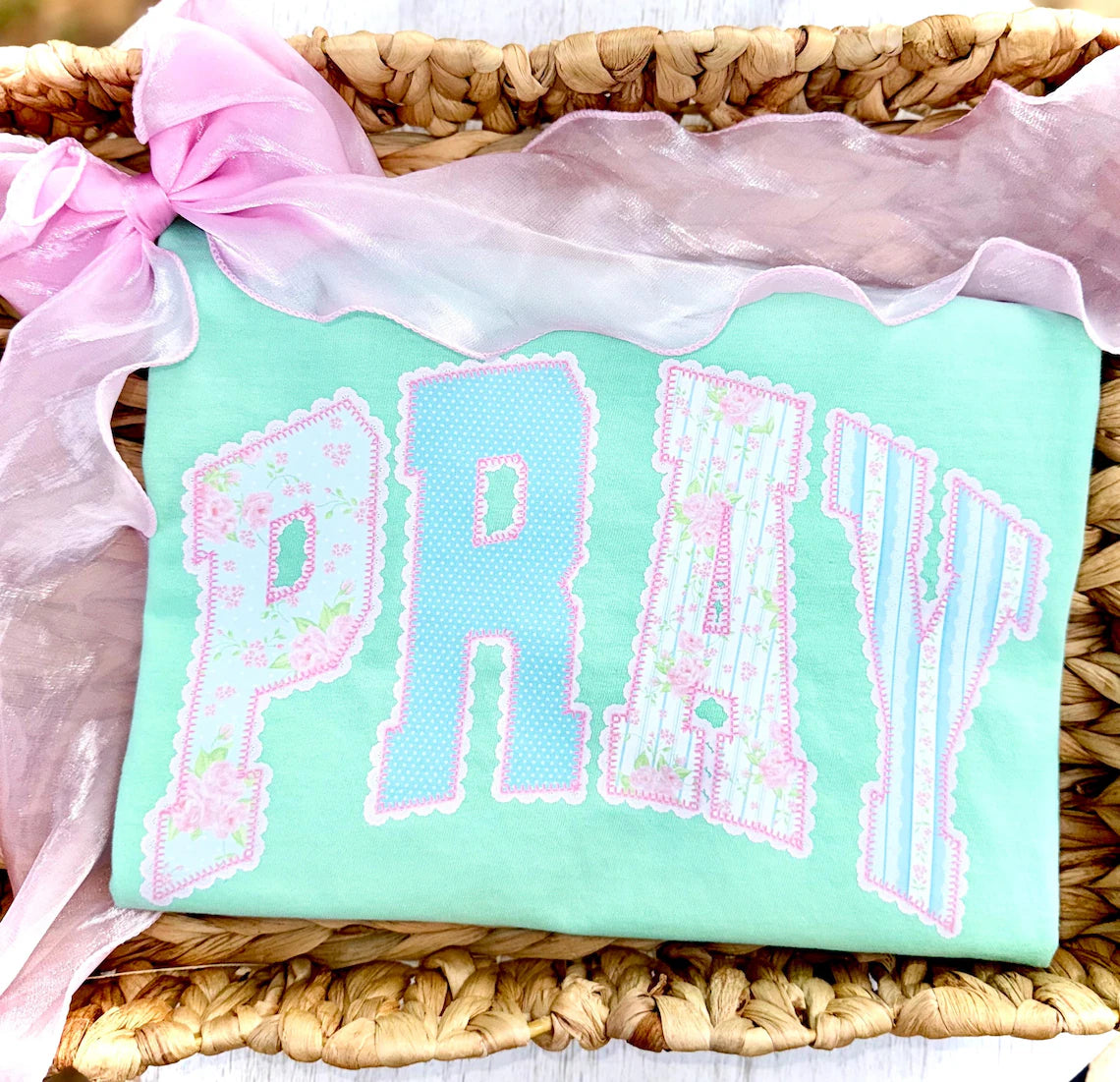 Scalloped Patterned Pray